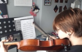 Sanat Akademisi öğrencileri eğitimlerine online olarak devam ediyor