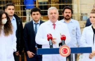 "36 saat uyumayan doktor damar dikiyor!"