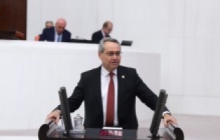 "AKP'ye lebaleb kongre serbest, barolara seçim yasak!"