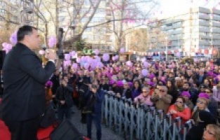 "Dünyayı kadınlar özgürleştirecek"