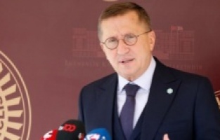 Koro isimlerinden "Türk" kelimesinin çıkarılmasına tepki!