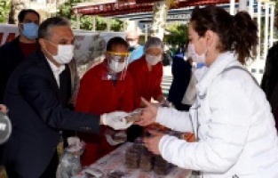 "Saygı, minnet ve rahmetle"