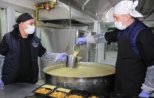 Küçükçekmece Belediyesi Ramazan'da da vatandaşların yanında