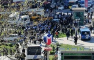 Ak Partili belediyelerden Halk Ekmek büfelerine yine engel!