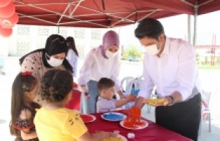 Başkan Turgay Genç, 23 Nisan resmini çocuklarla birlikte tamamladı