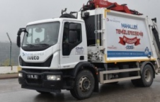 İzmit Belediyesi'nden gülümseten araç giydirmeleri