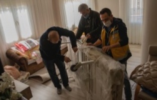 Seyhan Belediyesi engelleri kaldırıyor