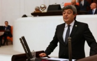 "Vatandaşa askıda ekmek, yandaşa ballı maaş!"