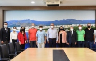 Konyaaltı’nda memurları sevindiren sözleşme