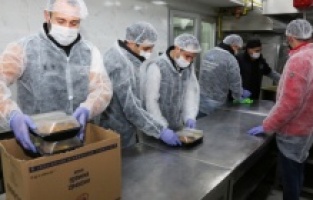 Küçükçekmece'de koronavirüsle mücadele aralıksız sürüyor