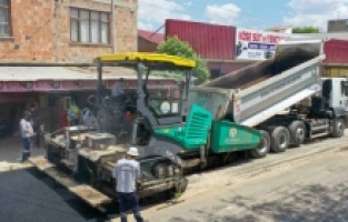 Adana Büyükşehir Belediyesi asfalt hamlesine aralıksız devam ediyor