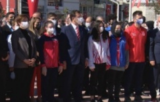 İmamoğlu'ndan 19 Mayıs töreni sitemi: "Bayramlardaki tören düzensizliğini lütfen giderin"