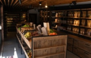 Kuşadası'nda ucuz ve sağlıklı gıdanın adresi: "Halk Adamarket"