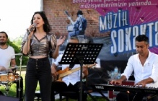Muratpaşa’dan müzisyenlere destek