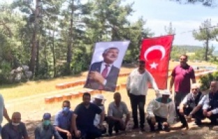 Yangın felaketi yaşayan bal üreticisine kovan desteği