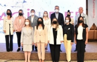 Başkan Esen’e AGİDER’den teşekkür plaketi