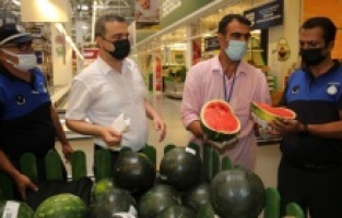 Büyükşehir karpuz fırsatçılarına geçit vermiyor