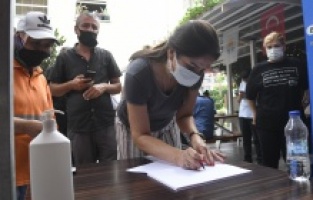 Büyükşehir çalışanlarını aşılıyor