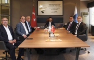 CHP'li vekillerden Kuşadası Belediyesi ziyareti