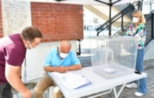 Çiğli’de vatandaş sandığa gidiyor