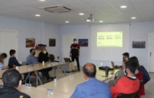 Kartal Belediyesi personellerine afet gönüllüsü eğitimi veriliyor