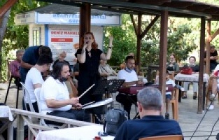 Müzik Sokakta kulakların pasını sildi