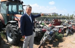 "Yediemin depolarında 11 yıldır bekleyen araçlar var"