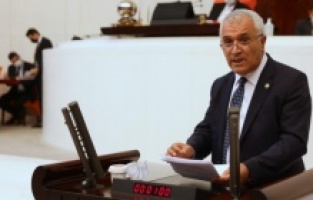 "Bakanlığa alınacak işçileri AKP teşkilatları mı belirleyecek?"