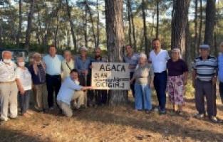 CHP’li Erbay bayramı Akbelen direniş nöbetinde vatandaşlarla karşıladı