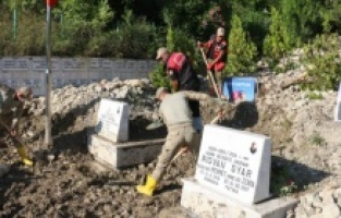Bozkurt'ta toprak altında kalan Şehitlik, yeniden gün yüzüne çıkarıldı