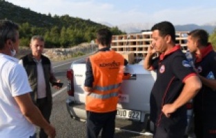 Konyaaltı Belediyesi, yangın bölgesinden ayrılmadı