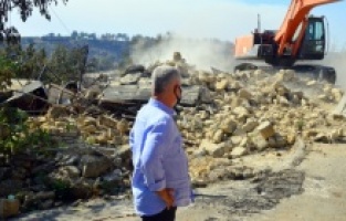 Manavgat'ta yıkın ve hafriyat çalışmaları sürüyor