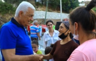 Yangın mağdurlarına hayvan ve kovan desteği