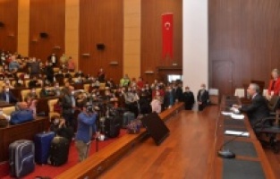 Mansur Yavaş "Önceliğimiz öğrenciler" dedi, yüzlerce öğrencinin barınma sorunu çözüldü