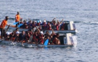 Kartal’ın mahalleleri denizde yarıştı