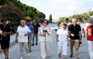 Kuşadası'nda vatandaşın yüzü gülüyor