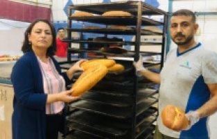 “Vatandaş ekmek de alamıyor altın da…”