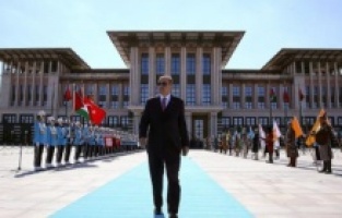 Cumhurbaşkanı Erdoğan'dan kendi maaşına zam!