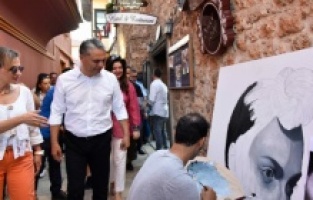 "Kaleiçi’nde buluşuyoruz"