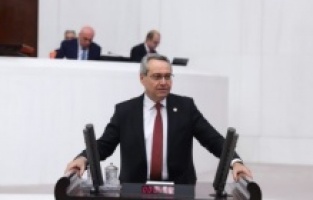 "Türk öğretmenler düşük maaş altında eziliyor"