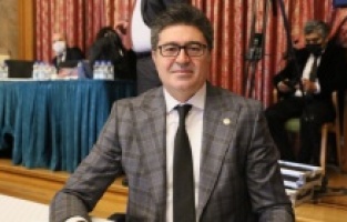 "AKP vatandaşın sırtındaki kamburdur!"