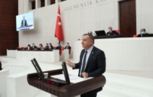 "AKP, taksi plakası ağalarıyla hareket etmekten vazgeçmiyor"