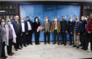 EYT'lilerden Başkan Büyükerşen'e teşekkür