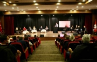 Karşıyaka’da Dünya Gönüllüler Günü için söyleşi düzenlendi