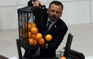 "Narenciye üreticisini bu beceriksiz yönetimden kurtaracağız"