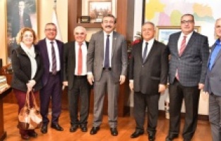 Sanata ve sanatçıya dost başkan