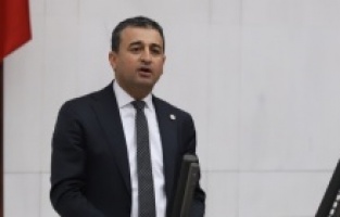 "Gareziniz, Adana’ya mı, Seçilmiş Belediye Başkanımız Zeydan Karalar’a mı?”