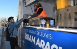 Öğrencilerin sabah kahvaltısı Kuşadası Belediyesi'nden