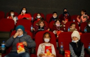 Biletler ve mısırlar Başkan Amca’dan