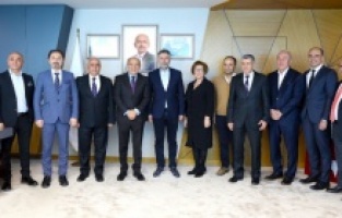 Bayraklı’da 40 depremzede öğrenciye eğitim bursu desteği